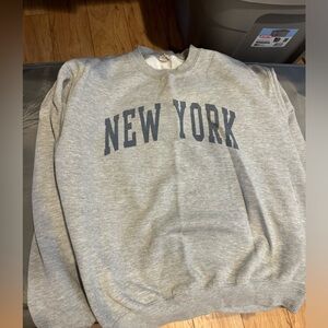 Brandy Melville New york cropped crew neck